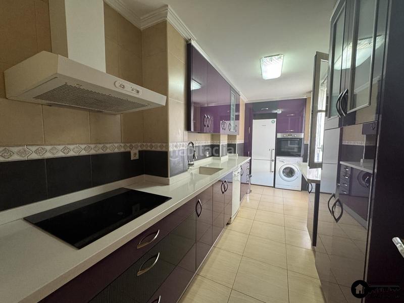 Foto f967e5c6-28fa-46dd-b03e-10e3f799afea. Ático inmobiliaria tejares alquila ático duplex zona carrefour en Albacete