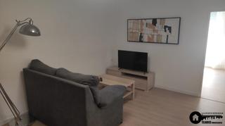 Alquiler Piso en Hospital. Inmobiliaria tejares alquila piso para estudiantes zona avenida
