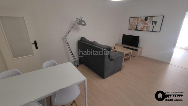 Foto a0e11eb5-1b66-40d0-884e-f2fabc560c66. Alquiler piso inmobiliaria tejares alquila piso para estudiantes o trabajadores zona avenida españaHospital en Albacete