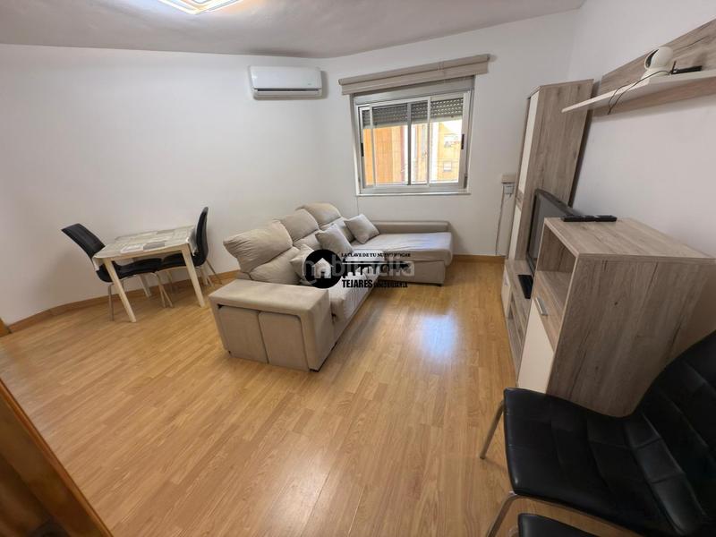 Foto cdce8a0d-67a3-4782-a8d5-910e8d7ae979. Alquiler piso inmobiliaria tejares alquila piso para feria zona franciscanos en Albacete