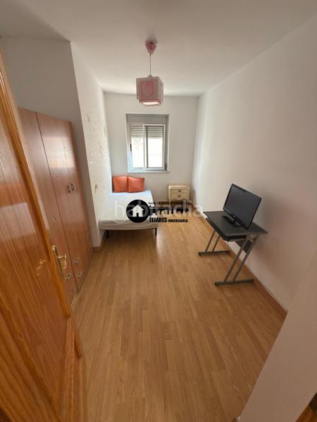 Foto cfe18b7a-ce4a-4c6f-a177-ac0f881f0c1a. Alquiler piso inmobiliaria tejares alquila piso para feria zona franciscanos en Albacete