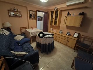 Appartamento in Ensanche - Franciscanos. Inmobiliaria tejares  vende piso en zona franciscanos