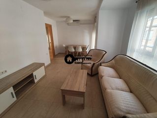 Miete Etagenwohnung in Ensanche - Franciscanos. Inmobiliaria tejares alquila estupendo piso en zona ensanche