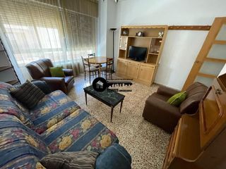 Miete Etagenwohnung in Hospital. Inmobiliaria tejares alquila piso solo  para estudiantes