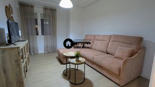 Location Appartement à Ensanche - Franciscanos. Inmobiliaria tejares alquila piso reformado para 1 persona zona