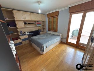Haus in Ensanche - Franciscanos. Inmobiliaria tejares vende excelente casa adosada zona francisca