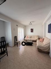 Lloguer Pis a San Pedro. Inmobiliaria tejares alquila piso sólo para estudiantes zona ped