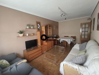 Lloguer Pis a Fátima. Inmobiliaria tejares alquila piso  solo para estudiantes en zona