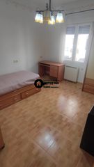 Location Appartement à Hospital. Se alquila vivenda sólo para estudiantes o empresas junto a aven