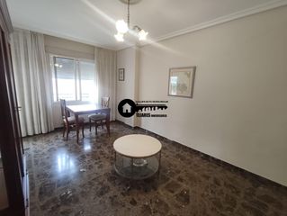 Lloguer Pis a Hospital. Inmobiliaria tejares alquila estupendo piso zona avenida españa