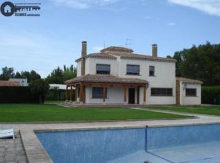 Xalet en Pedanas - Extrarradio. Inmobiliaria tejares vende chalet en urb. agua sol