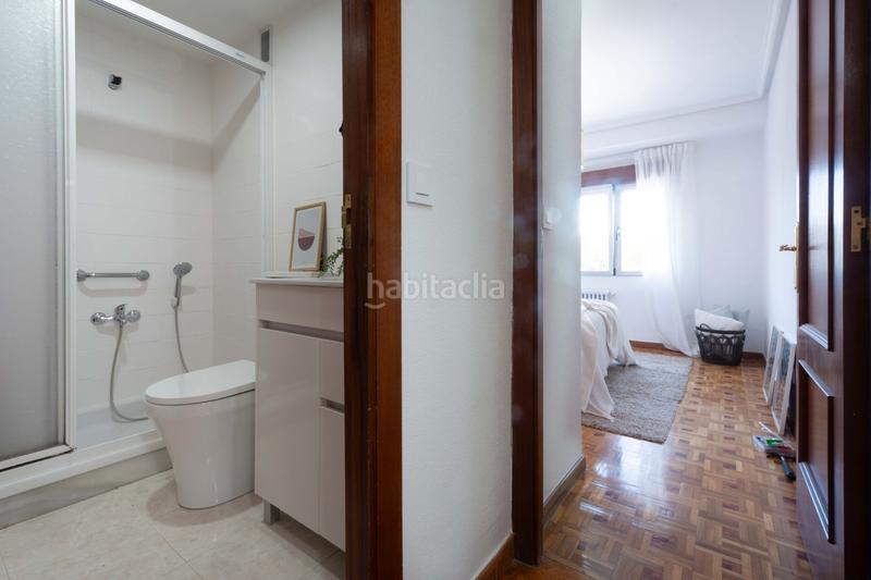 Foto 2f3f0509-d1aa-4546-807f-768d1312364c. Piso en calle hermanos espolita 4 amplio y bonito piso con terraza para familias en Avilés