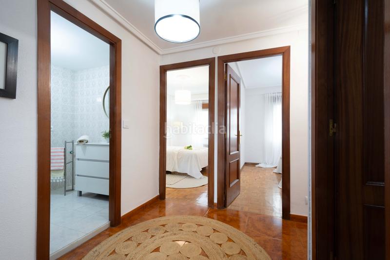 Foto 3afcabdb-f688-4886-a8e3-819bf0f922fd. Piso en calle hermanos espolita 4 amplio y bonito piso con terraza para familias en Avilés