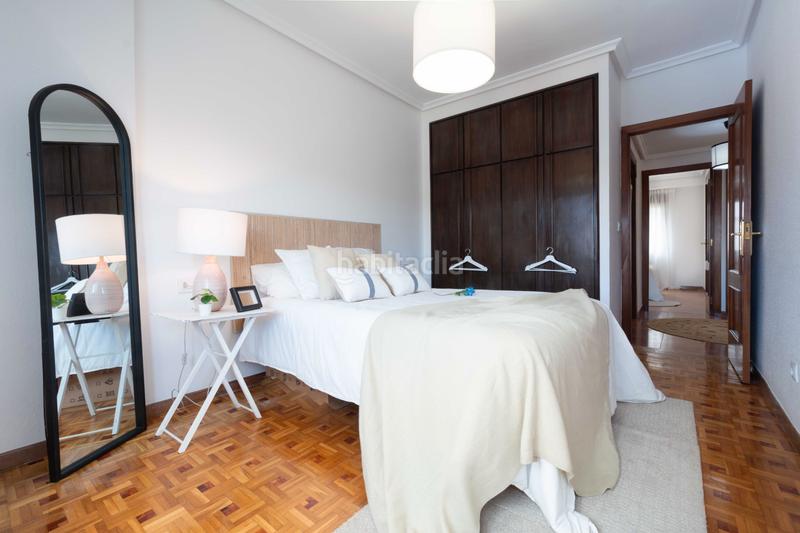 Foto 4b590647-3a72-41d8-8e29-15d9d83ff625. Piso en calle hermanos espolita 4 amplio y bonito piso con terraza para familias en Avilés