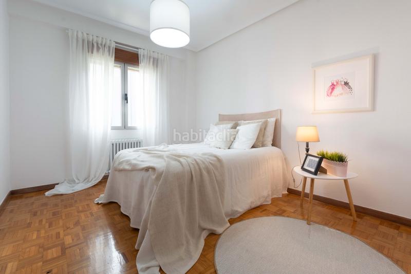 Foto bc2f5892-36b3-4da9-b5f0-cf22a294bacc. Piso en calle hermanos espolita 4 amplio y bonito piso con terraza para familias en Avilés