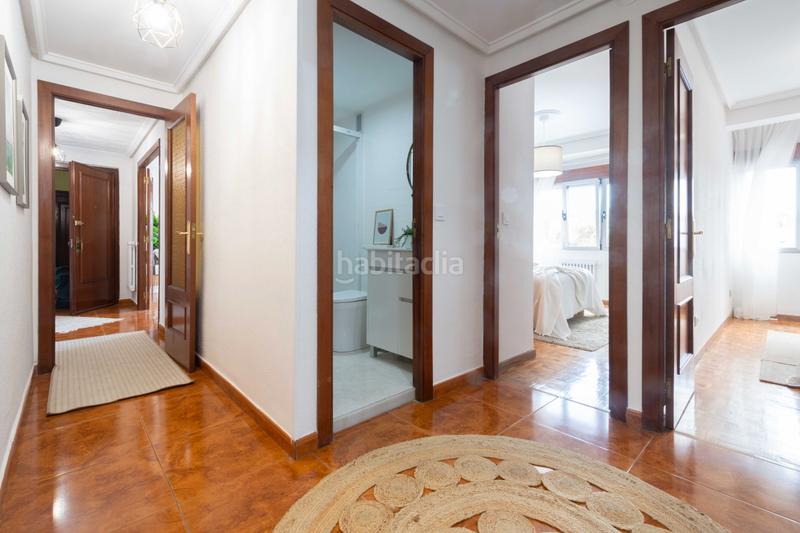 Foto c92f6e88-c18d-4394-9770-2c8b8a15fda1. Piso en calle hermanos espolita 4 amplio y bonito piso con terraza para familias en Avilés