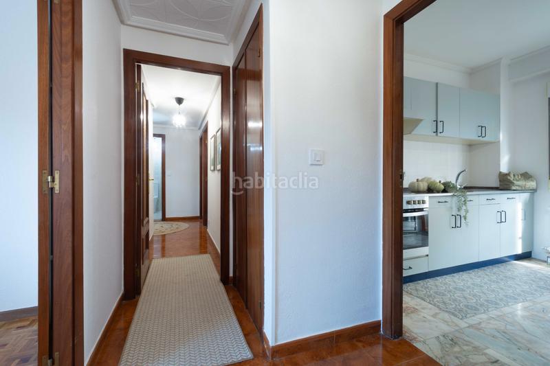 Foto cefb6eb5-782c-4e5e-aeab-44b2caff634d. Piso en calle hermanos espolita 4 amplio y bonito piso con terraza para familias en Avilés