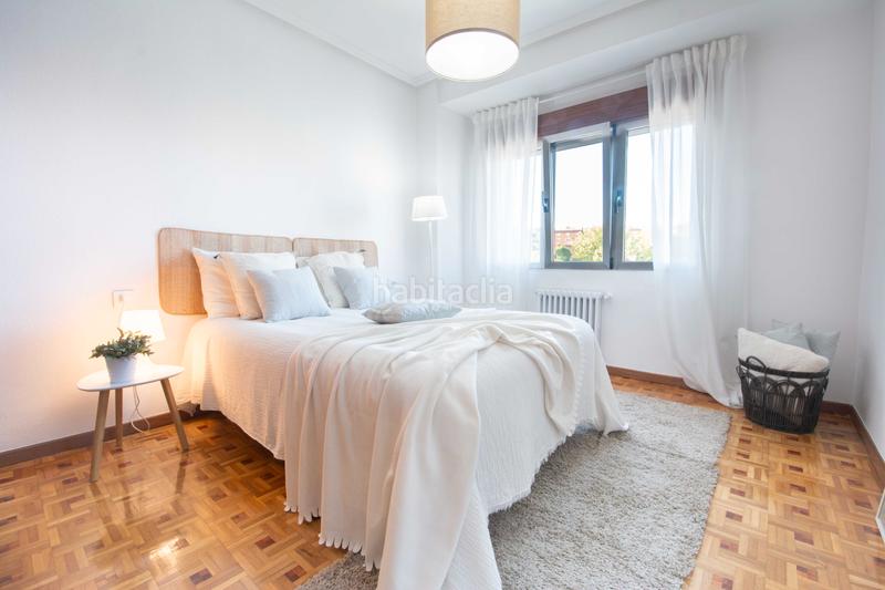 Foto ed7910ae-0f5b-4971-bbd3-7fd9678e47b5. Piso en calle hermanos espolita 4 amplio y bonito piso con terraza para familias en Avilés