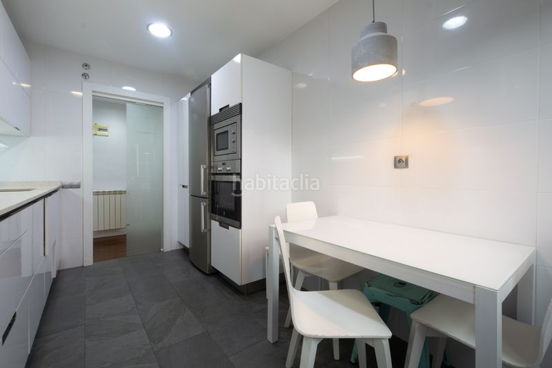 Foto 82c1e5d5-8a78-49e7-bb2a-c545e74dc148. Casa amb calefacció aparcament a nuevo Gijón Gijón