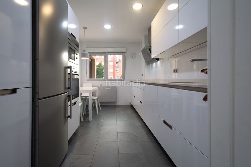 Foto fe4e0b4a-60c8-4578-98f9-40ef22c85f7a. Casa amb calefacció aparcament a nuevo Gijón Gijón