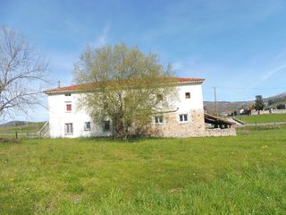 Masia  Calle vuelta abajo. Venta de casa con finca en penagos