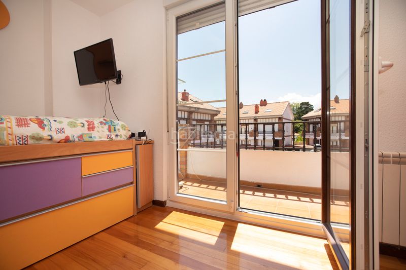 Foto c3bb64bd-dec6-43a9-b9ab-680bd0dcec7d. Semi detached house in calle pedro velarde 3 in Muriedas Camargo