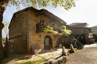 Casa en Barrio carrascal 1007. Casa de piedra en luena cantabria