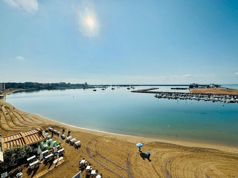 Foto 2b7e5e80-f176-4f97-9336-9c21af8e7bef. Local comercial a El Acequión Torrevieja