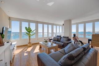 Apartment  Calle bilbao. Exclusivo apartamento en primera línea de playa – torrevieja