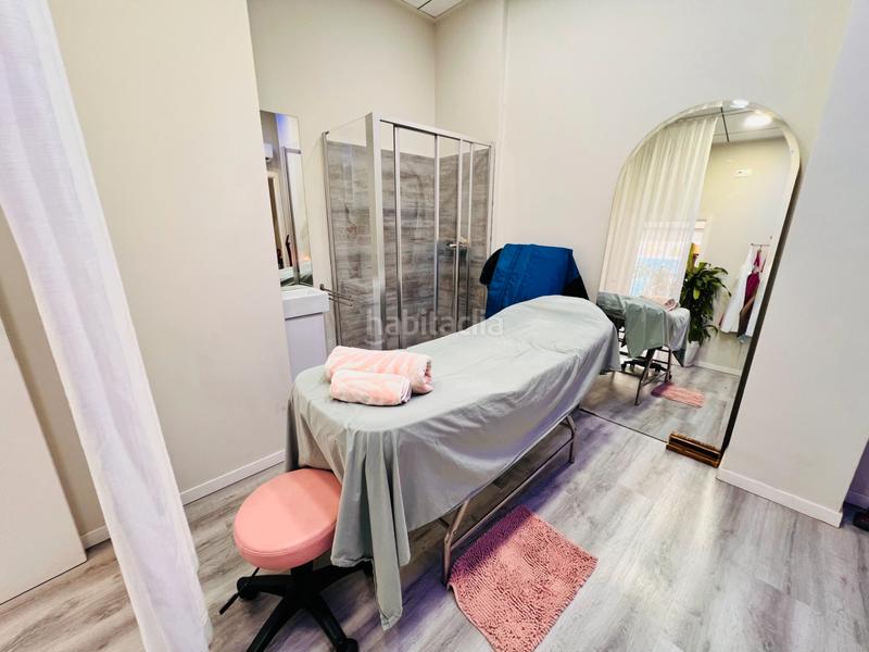 Foto 1a493067-67d7-4b9d-8e5c-2a3b22a4d8f5. Traspaso local comercial negocio de peluquería y estética en traspaso – centro en Torrevieja
