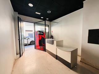 Business premise in Calle joaquín chapaprieta 24. Venta de local comercial en el centro de torrevieja