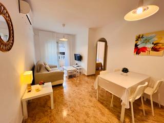 Apartamento en Las Piscinas Naturales. Piso reformado con vistas al mar y piscina en el centro de torre