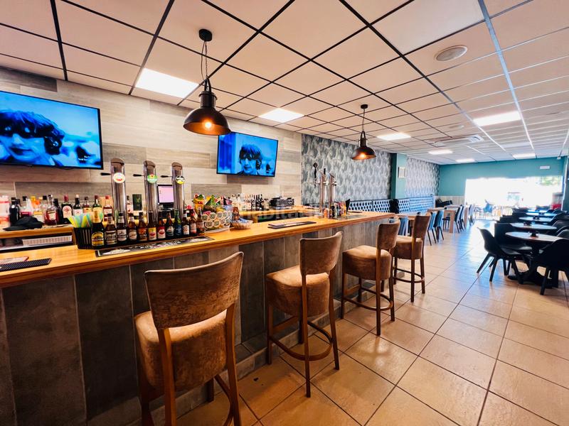 Foto 06506c6f-17ed-4079-a779-9e9a35514d8c. Traspaso local comercial traspaso de local – cabo roig (licencia salón-lounge) en Orihuela