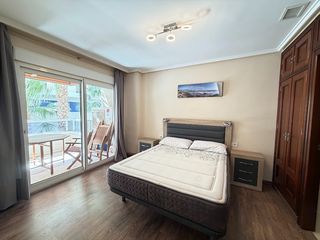 Appartement  Calle canónigo torres 16. Piso 4 dormitorios en calle peatonal centro torrevieja