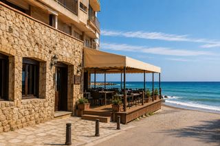 Traspàs Local Comercial a El Acequión. Traspaso de restaurante en primera línea de playa – torrevieja