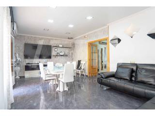 Maison  Sicilia. Oportunidad!!! casa 210m  junto carretera de terrassa, 4 habitac