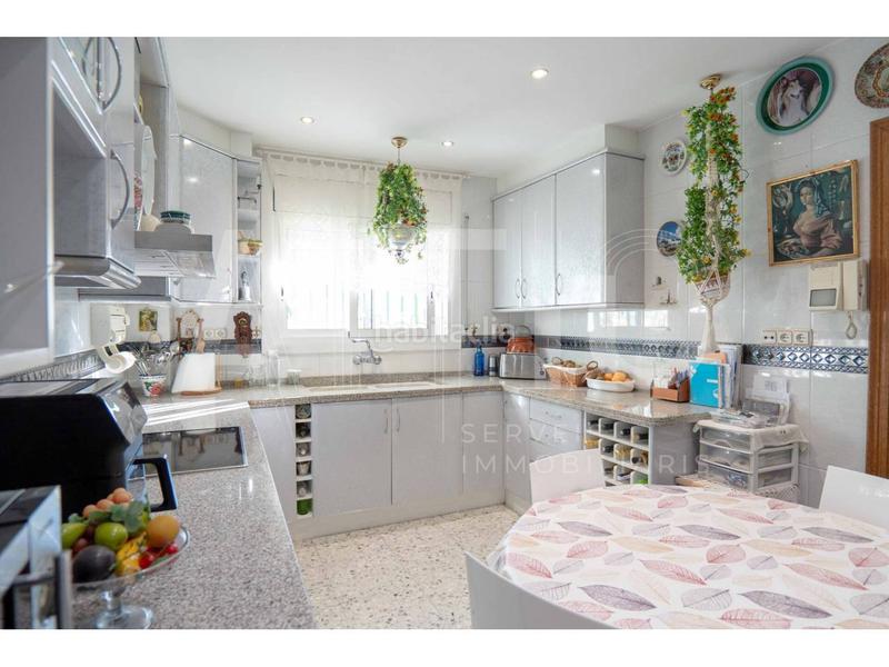 Foto 2a7f81b0-90c6-46d6-8085-e7a639897419. Casa  220m , 3 habitaciones, local comercial de 98m, terraza de 30m y patio de 40m prec en Sant Quirze del Vallès