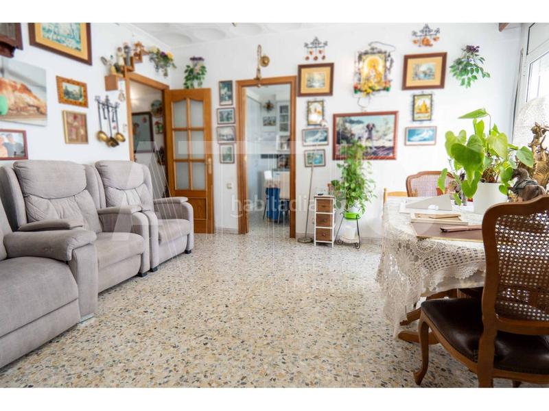 Foto 51e4426b-760a-4eef-87c0-3b34962743f8. Casa  220m , 3 habitaciones, local comercial de 98m, terraza de 30m y patio de 40m prec en Sant Quirze del Vallès