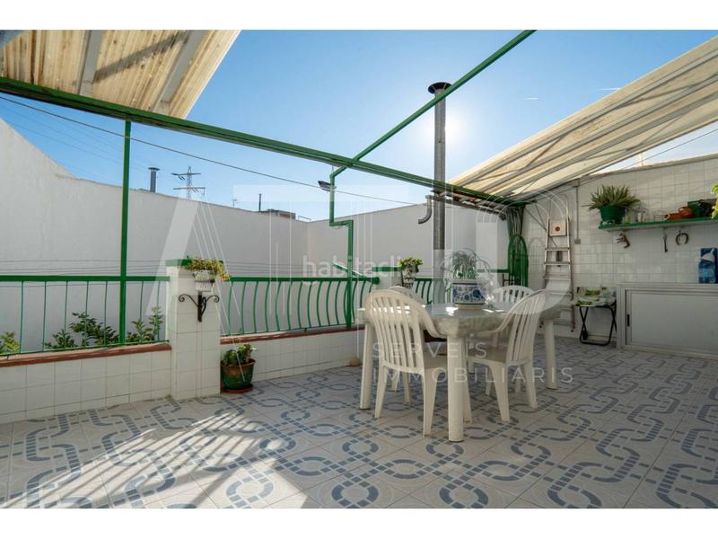 Foto 67898f3d-740d-4c1b-a67f-6d573b3aadec. Casa  220m , 3 habitaciones, local comercial de 98m, terraza de 30m y patio de 40m prec en Sant Quirze del Vallès