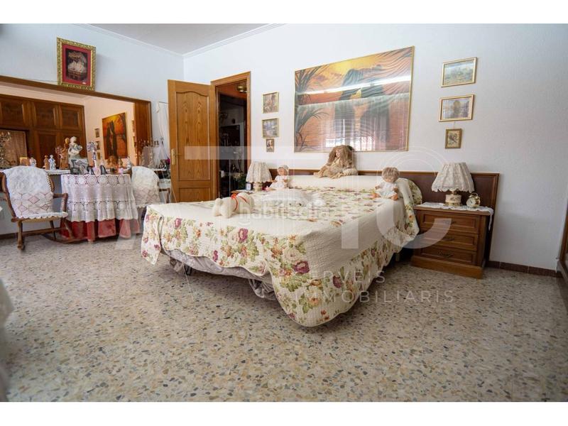 Foto e50dcc10-1de4-4891-85b6-7127dce2ddf2. Casa  220m , 3 habitaciones, local comercial de 98m, terraza de 30m y patio de 40m prec en Sant Quirze del Vallès