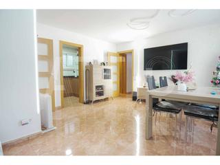 Pis  Corneli nepos. Piso reformado en can rull, 3 habitaciones, 1 baño, completament