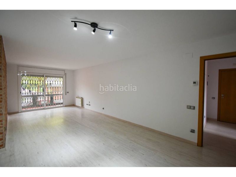 Foto 9b11def6-48d3-494e-9e43-331380d7dcd2. Lloguer pis amb calefacció aparcament piscina a Can Llong Sabadell