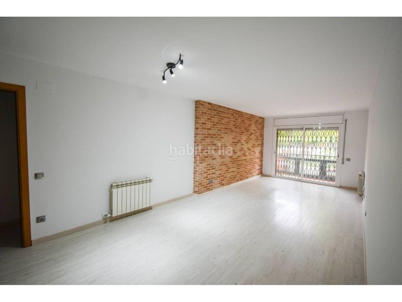 Foto be031e3e-4f9b-4d58-9f3a-3ce67f899777. Lloguer pis amb calefacció aparcament piscina a Can Llong Sabadell