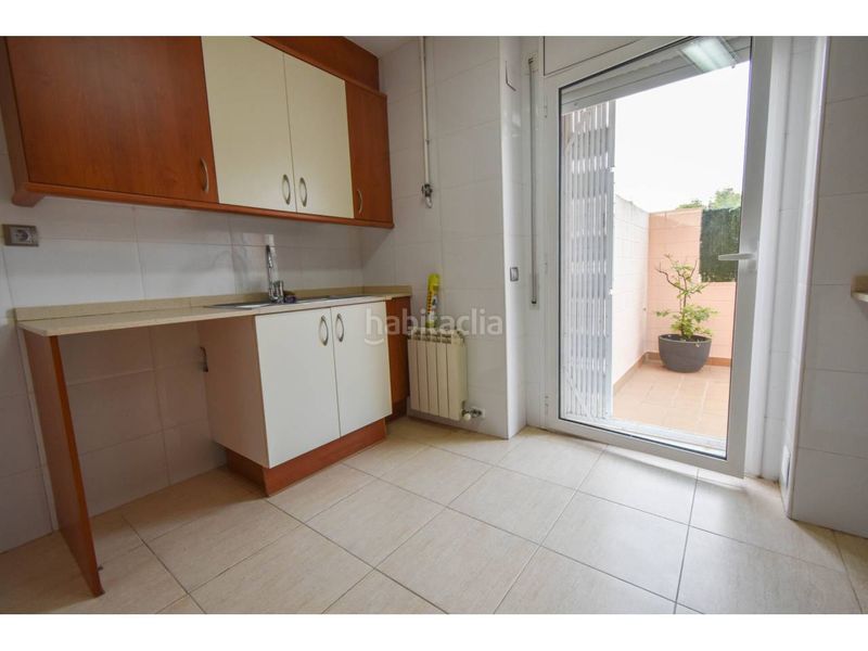 Foto f89b9956-f50a-4a32-b540-d127074aa827. Lloguer pis amb calefacció aparcament piscina a Can Llong Sabadell