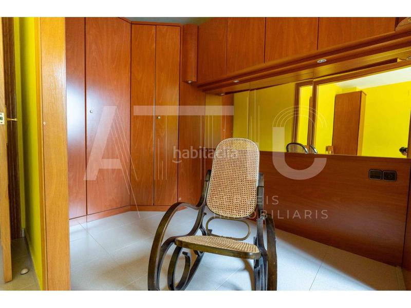 Foto 37df4333-eaba-4878-8480-5466beea8da3. Casa adosada , 4 habitaciones, buardilla, garaje para 2 cohes, patio de 40m y terraza junto plaza españa en Sabadell