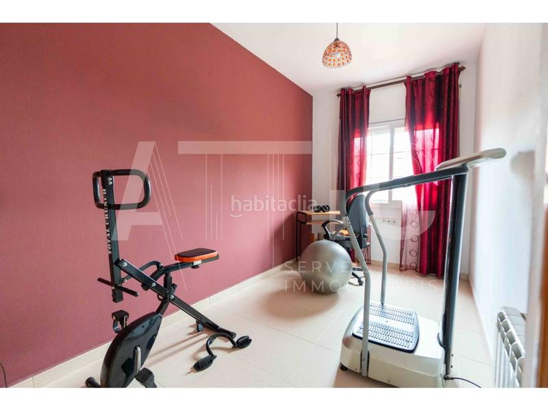 Foto 5ea6e030-e418-49ea-9b8e-2aa6445c147a. Casa adosada , 4 habitaciones, buardilla, garaje para 2 cohes, patio de 40m y terraza junto plaza españa en Sabadell