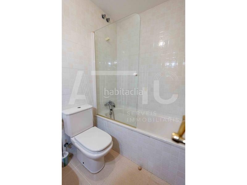 Foto cb601d34-d541-41de-b021-374c66d72f32. Casa adosada , 4 habitaciones, buardilla, garaje para 2 cohes, patio de 40m y terraza junto plaza españa en Sabadell