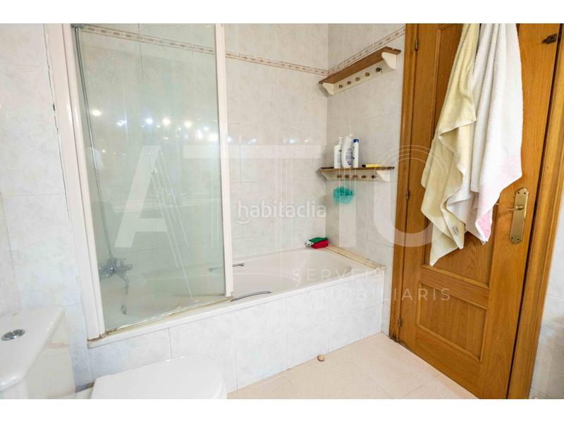 Foto ff900248-5bc4-4a3b-8965-294b1755d676. Casa adosada , 4 habitaciones, buardilla, garaje para 2 cohes, patio de 40m y terraza junto plaza españa en Sabadell