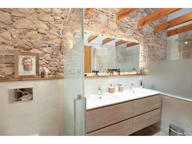 Foto 8a1e0706-5429-451f-98ef-380e206f64e9. Casa preciosa casa en venta en el centro , 3 habitaciones, sala polivalente de 38m, patio de 45m, terraza y gar en Sentmenat
