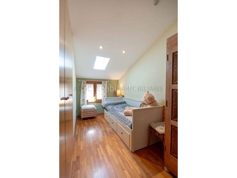 Foto bfdc6da2-6ae3-47c5-805d-f95e80bf377e. Casa preciosa casa en venta en el centro , 3 habitaciones, sala polivalente de 38m, patio de 45m, terraza y gar en Sentmenat